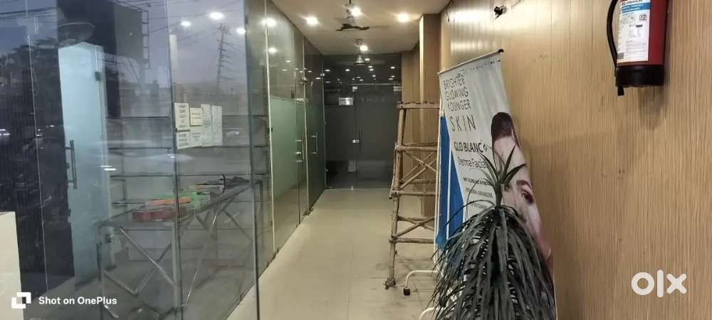 Showroom Space availble for Nursing home / Bank etc