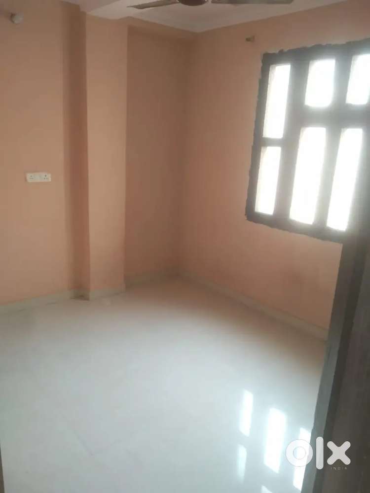 Floor available for rent dwarka mor pg house for rent