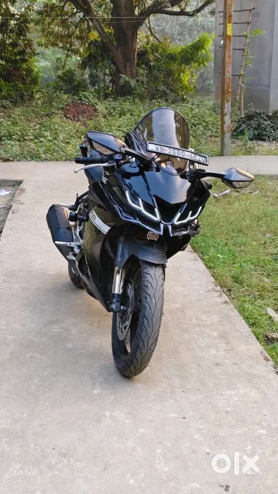 mint and fully loaded r15 v3 abs(on tabil negotiable )