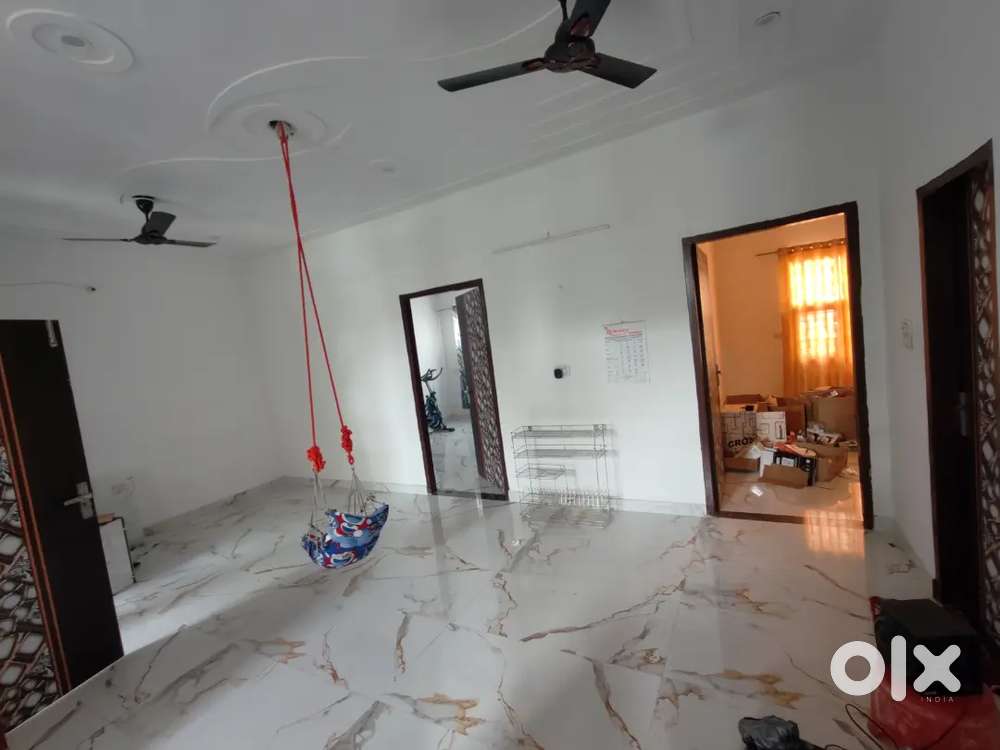 3 Bhk Floor with 2 washroom 2 big balcony