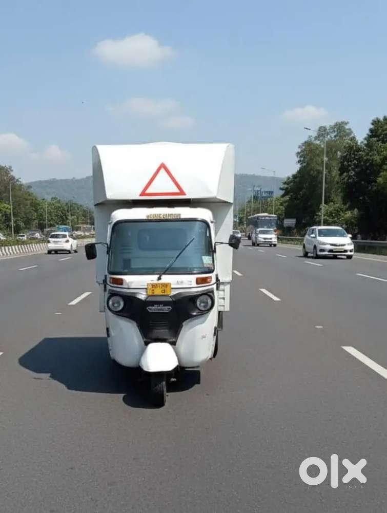 तीन चाकी टेम्पो ड्राइवर पाहिजे आहे.