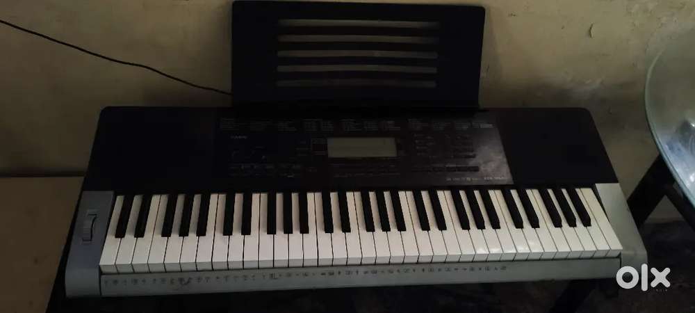 Casio keyboard / piano