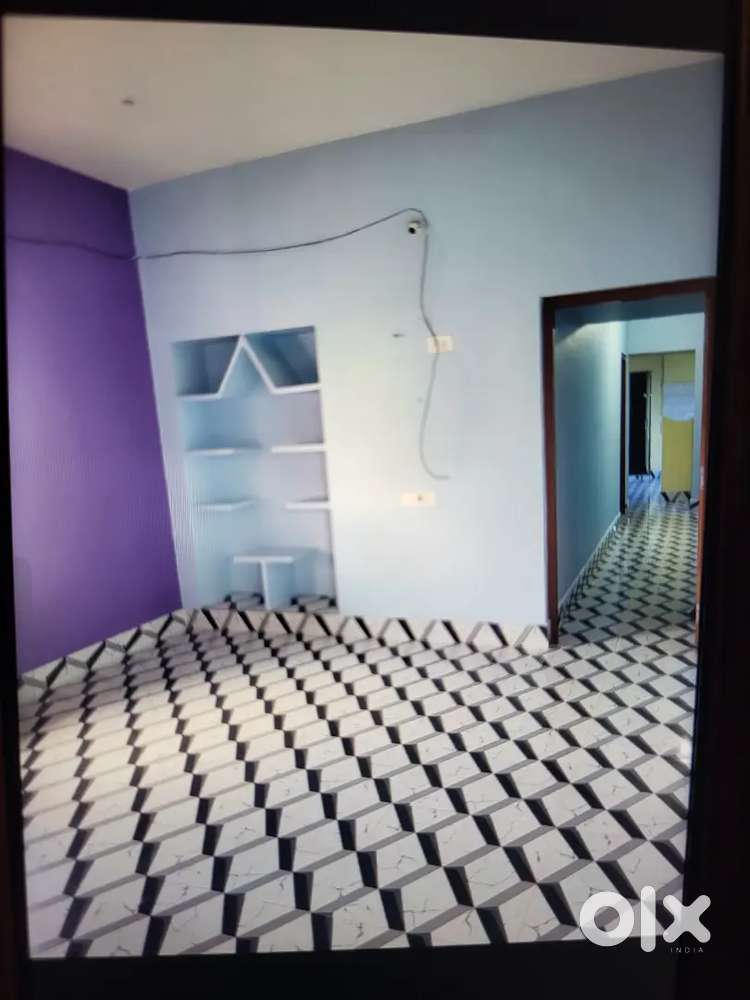 1st floor room for rent.