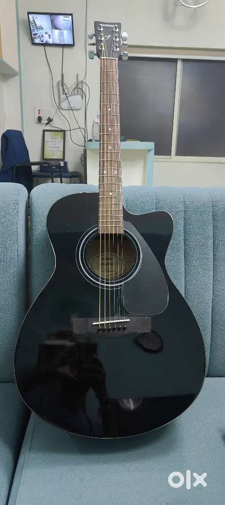 Yamaha FSX80C semi acoustic guiter for sale