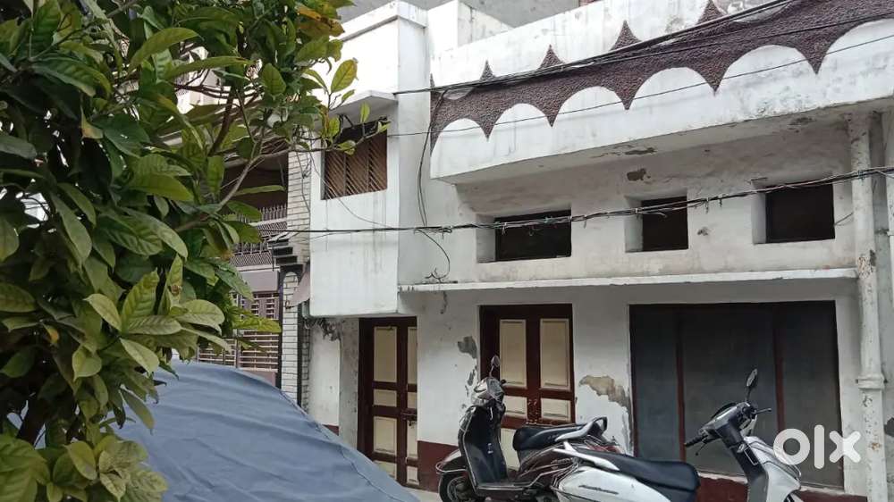 HOUSE FOR SALE NEAR GANDHI CLOTHING MARKET