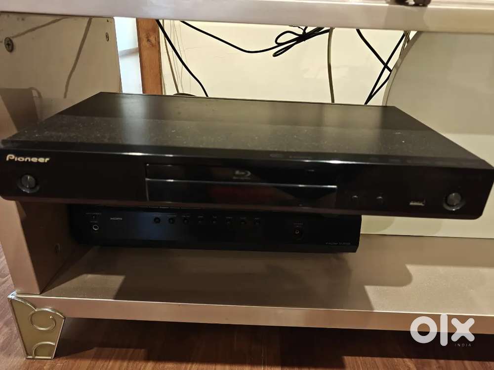 Pioneer Bluray Player BDP-180 with remote in new condition