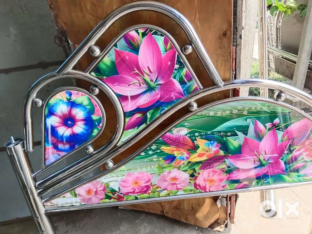 5×7 size  steel bed