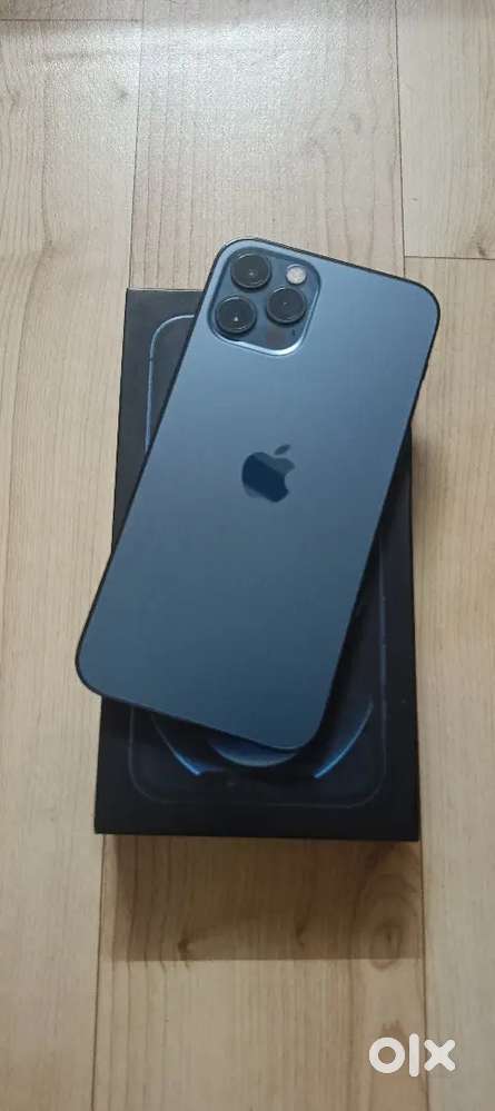 Like Iphone 12 pro 128gb with box and all accessories