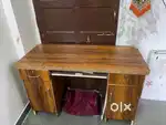 Computer table