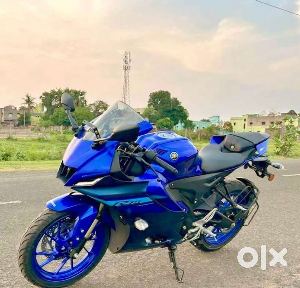 YAMAHA R15 V4
