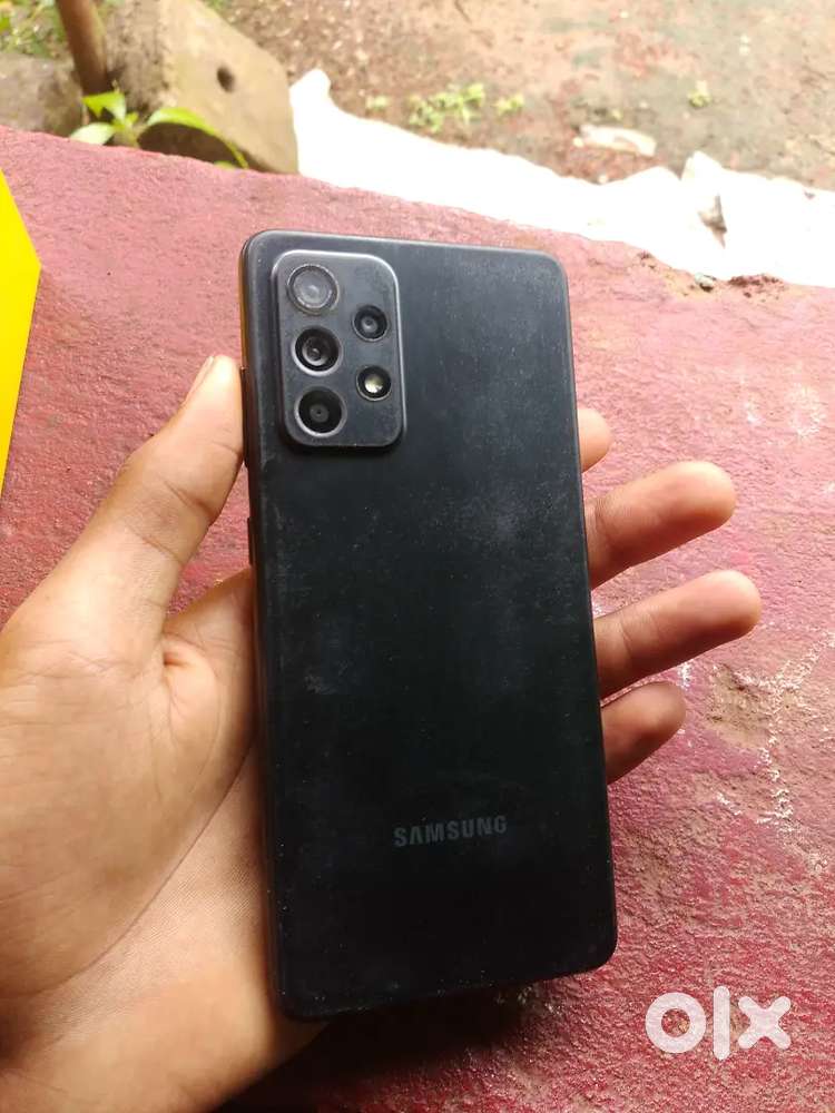 Samsung galaxy a52s 8 128 in display finger print  with amoled display