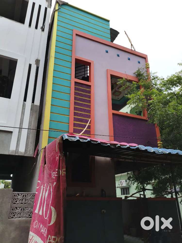 House 1 st floor lease near small d Mart