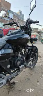 BAJAJ AVENGER STREET 180