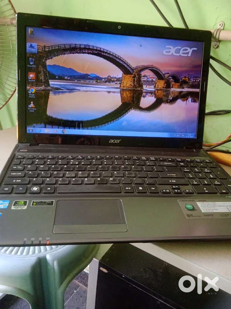 Aver laptop i3 2gen 8gb ram 320gb hdd 15.6 screen wifi battery  backup