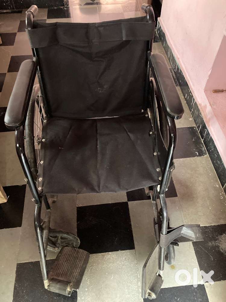 WEEL CHAIR FOR SENIOR CITIZENS BRAND NEW