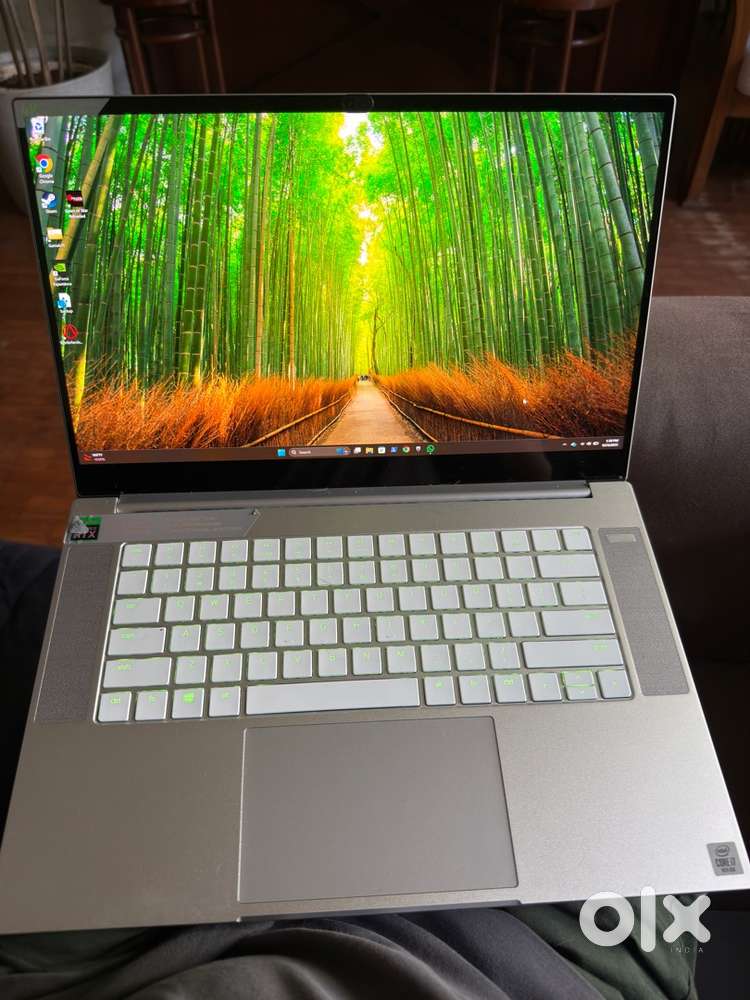 Razer blade - Mercury White