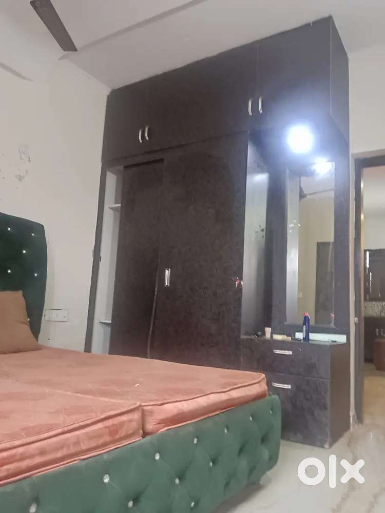 2 bhk fully furnished flat sector 115