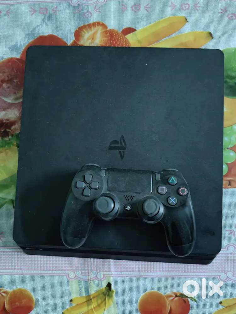 Ps4 game with god of war game