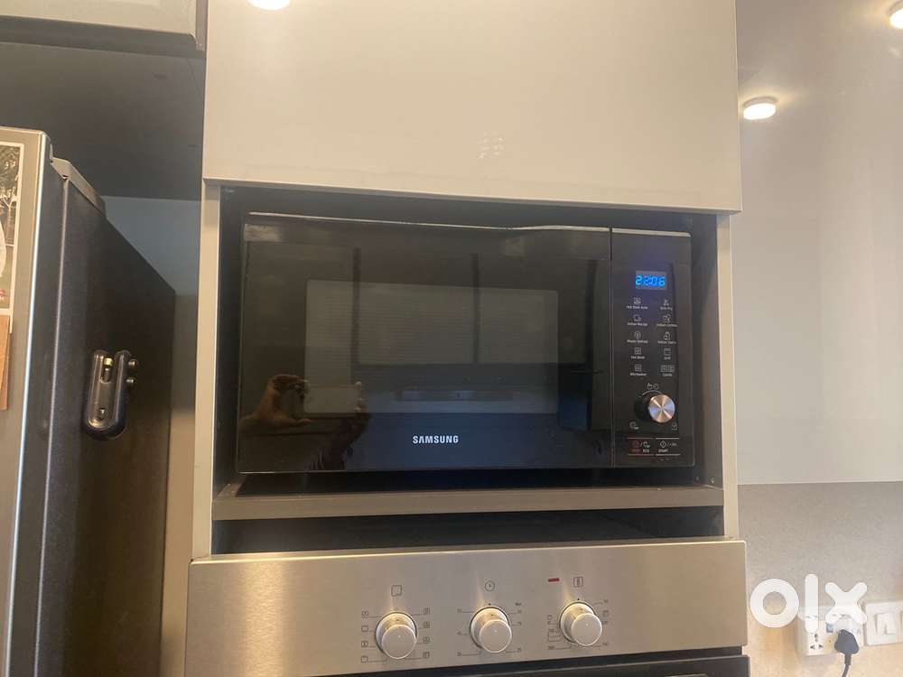 Urgent sell -32ltr Samsung well maintained microwave