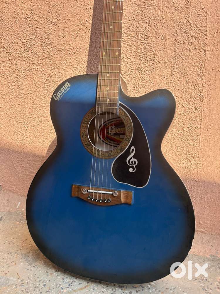 Givson 6 string acoustic guitar