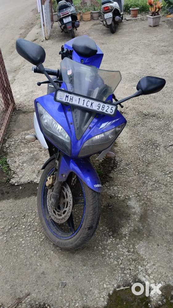 Yamaha R15 V2