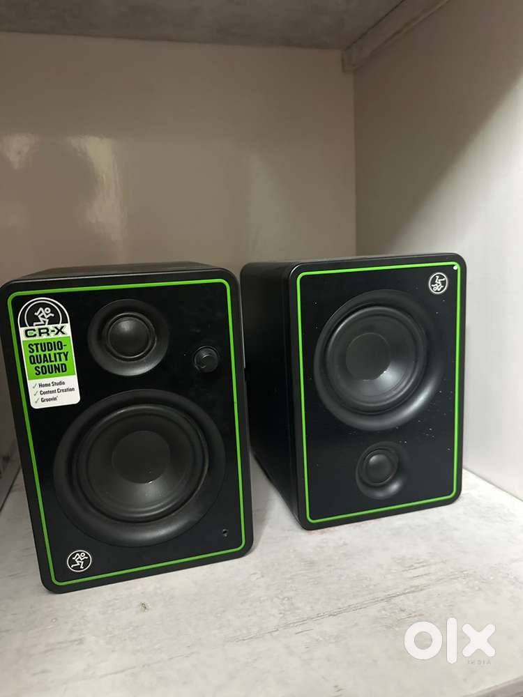 Studio monitors(home theatre speakers)