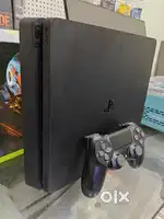 PS4 SLIM EXCELLENT CONDITION