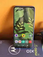 Rarely used Motorola 5G phone with bill,box,charger