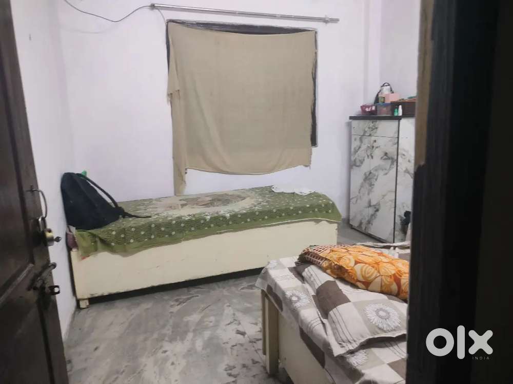 Looking for female roommate