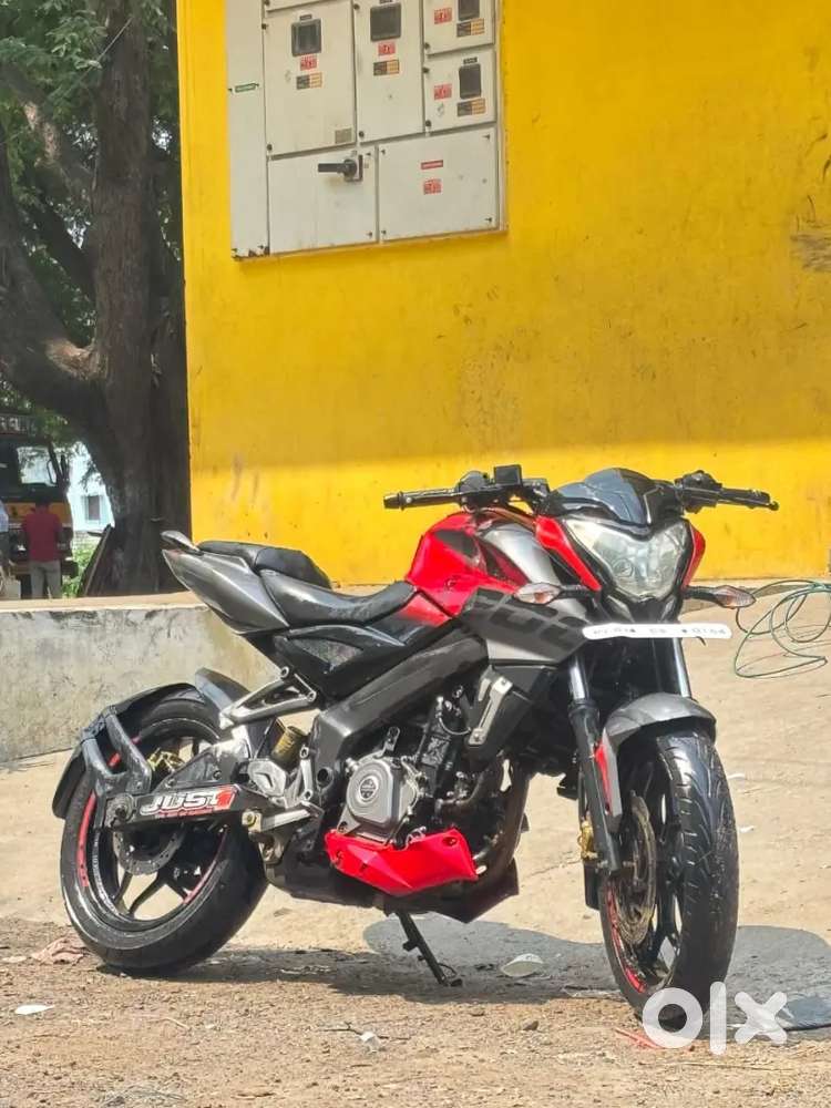 Pulsar NS 200