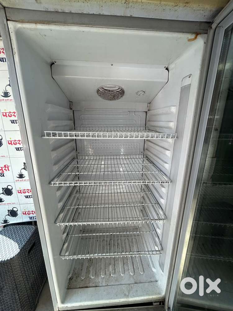 Disply fridge blue star