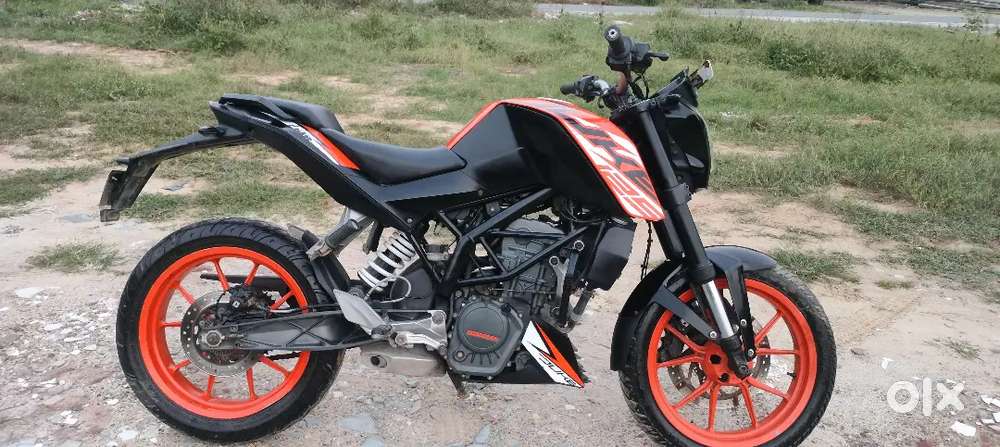 Ktm duke 125 cc double disc ABS full insurance service record