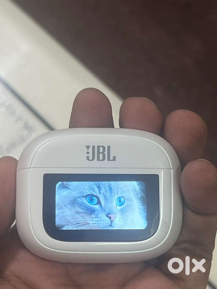 JBL Tour Pro 3