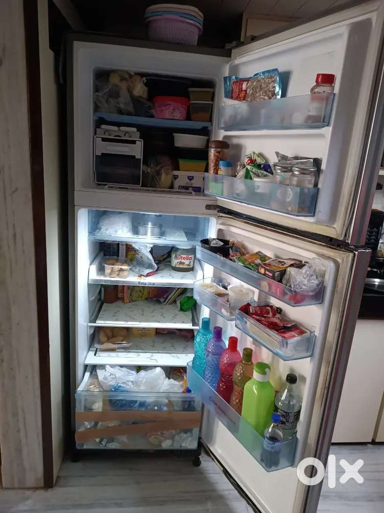SAMSUNG REFRIGERATOR