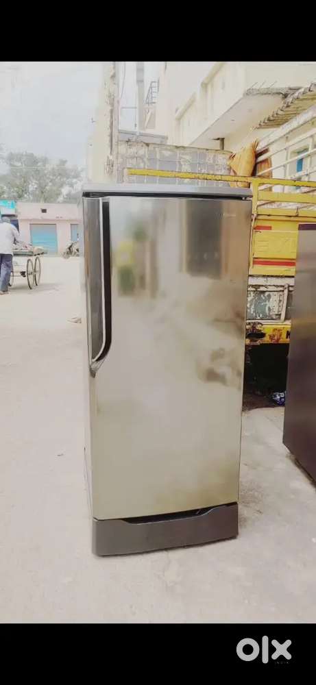 Samsung single door good condition available