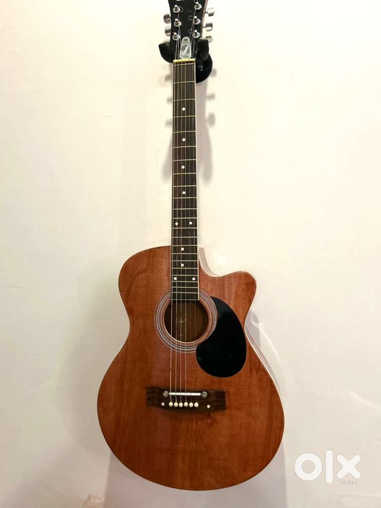 Guitar for sale 3000/-