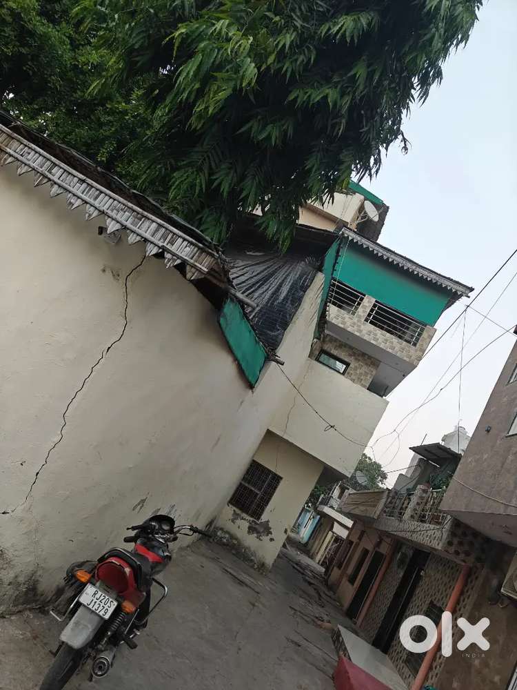 3 storey building available for sale