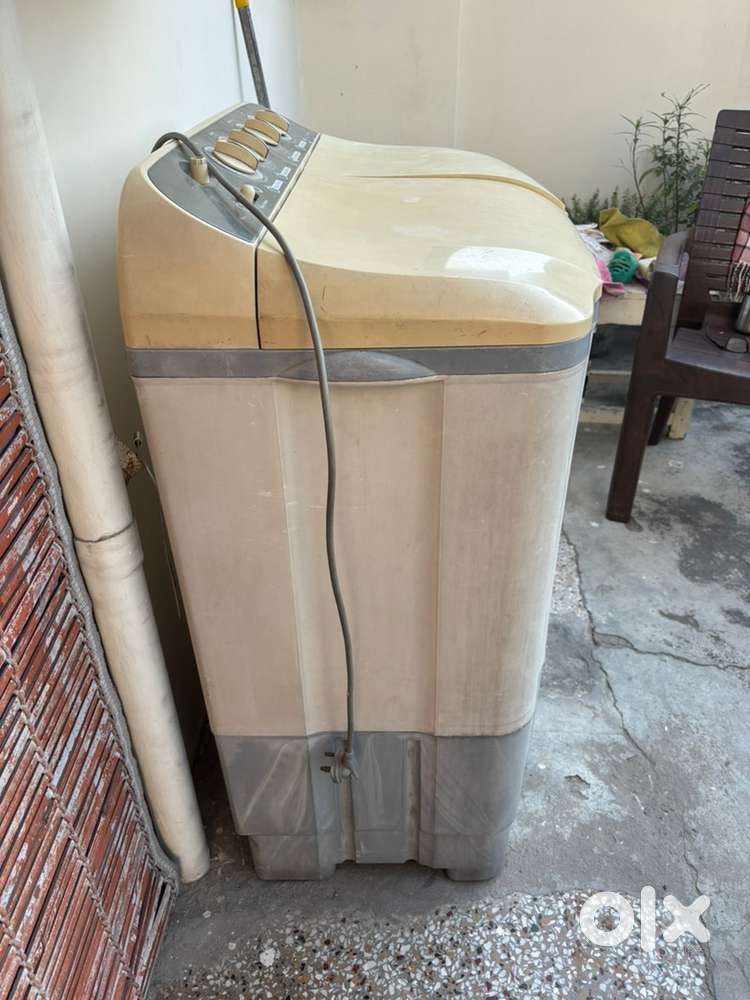 LG Semi Automatic Washing Machine