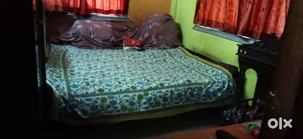 WOODEN ENGLISH COT, STEEL ALMIRA STANDARD WOODEN STUDY TABLE