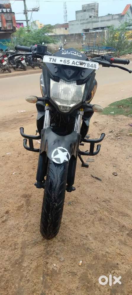 YAMAHA FZ V2