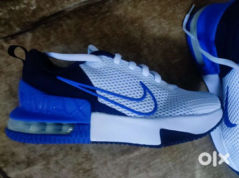 BRAND NEW NIKE SHOES UK SIZE 6