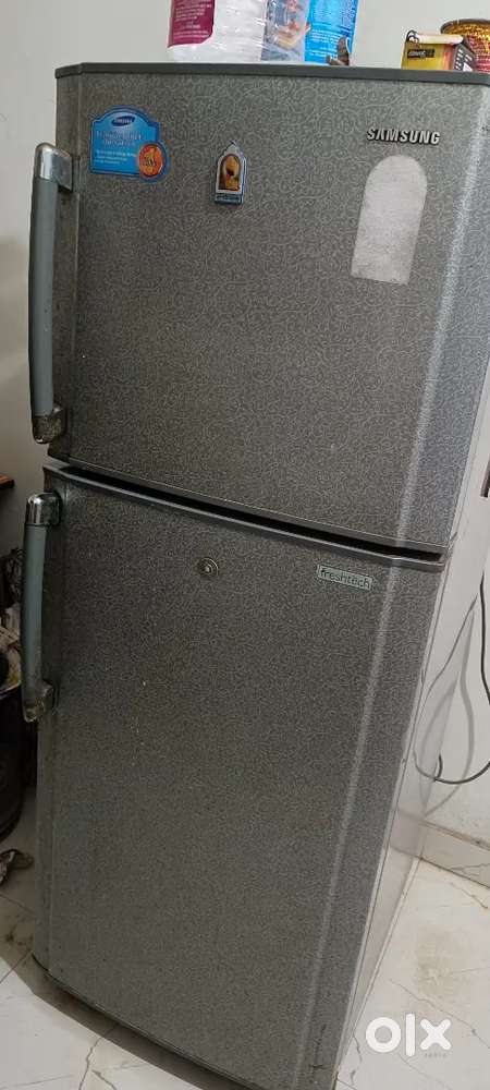 Old samsung refrigerator for sale