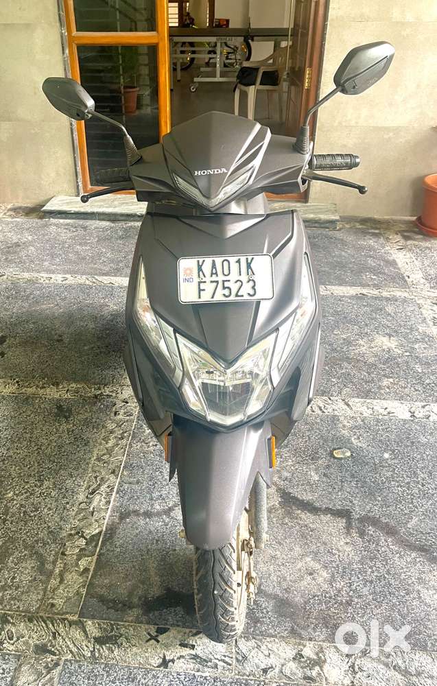 Honda Dio - black