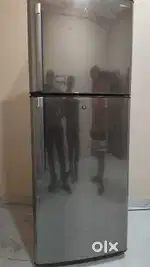 SAMSUNG DOUBLE DOOR FRIDGE