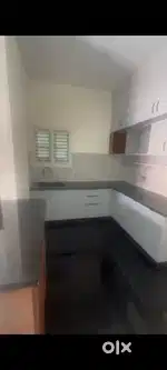 2 BHK house for rent near Apollo Hospital