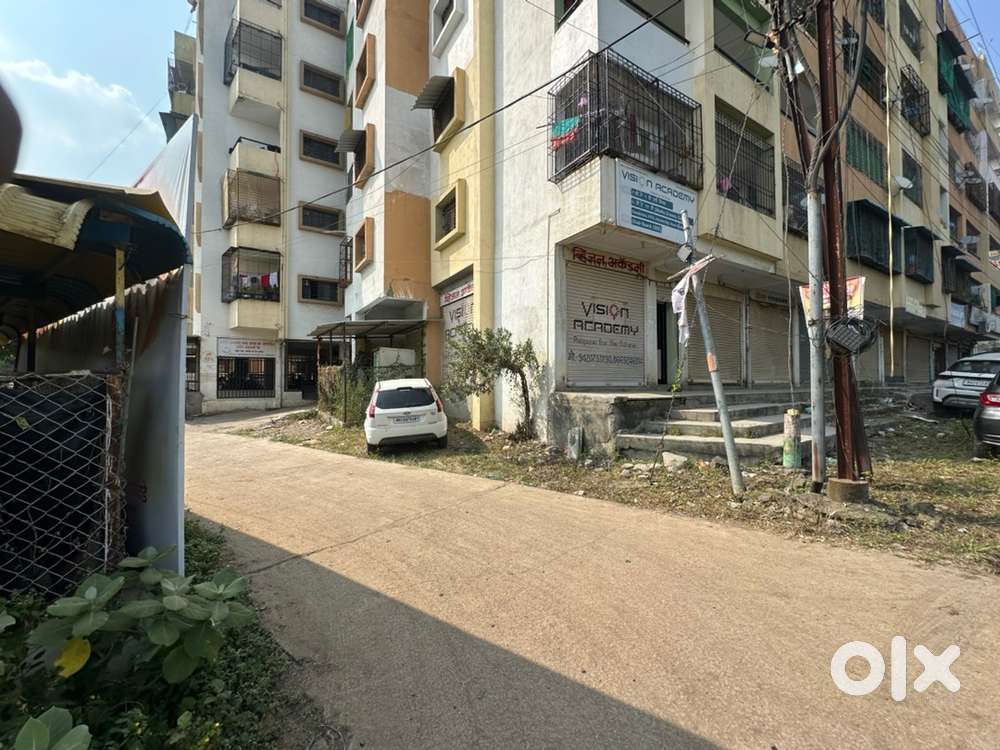 Double shutter shop for rent