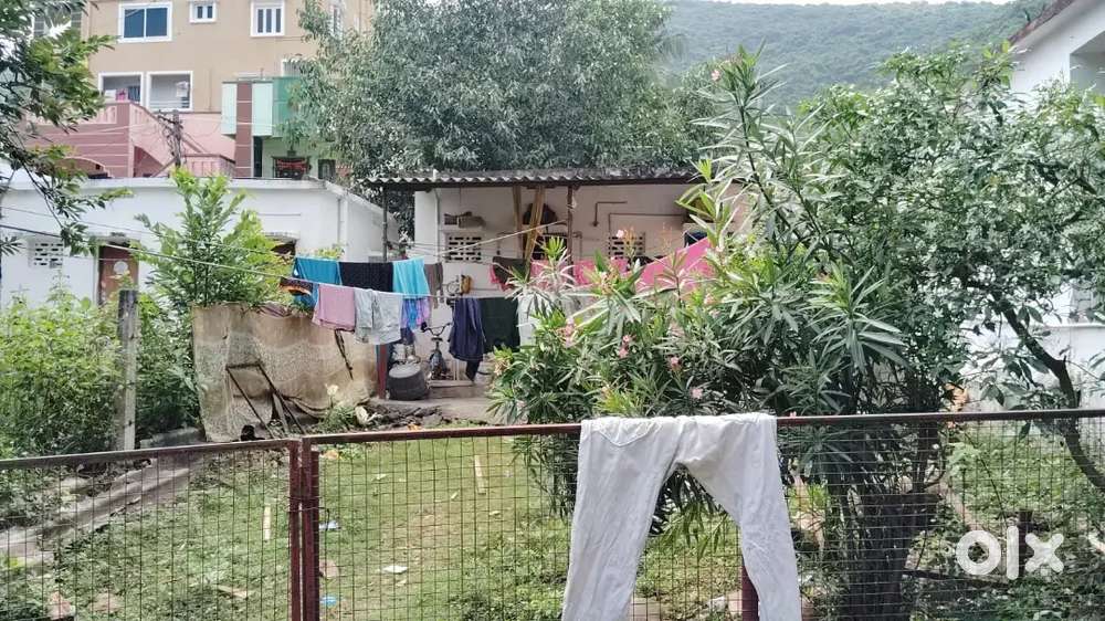 120  sqyds, North & East facing old house. Pm palem,  Madhurwada