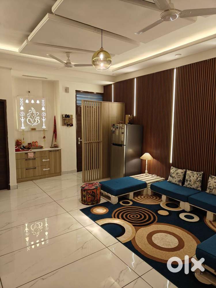 Beautiful 3 BHK fully furnished flat in Dehradun