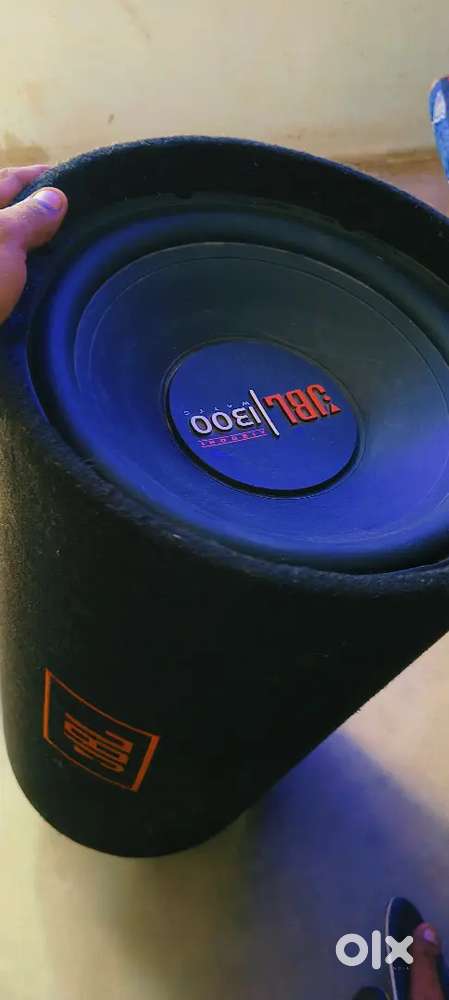 JBL subwoofer 1300 watt good condition and heavy Bass