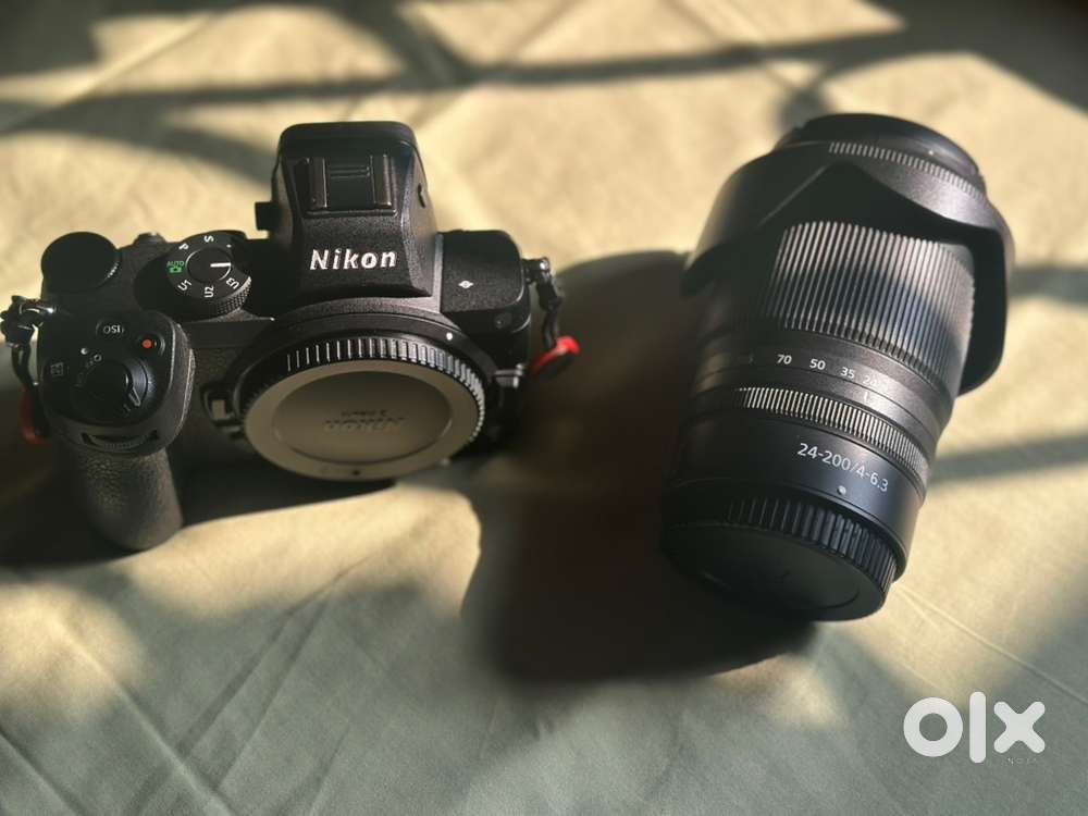 Nikon Z5 fullframe mirrorless body + 24-200 z lens